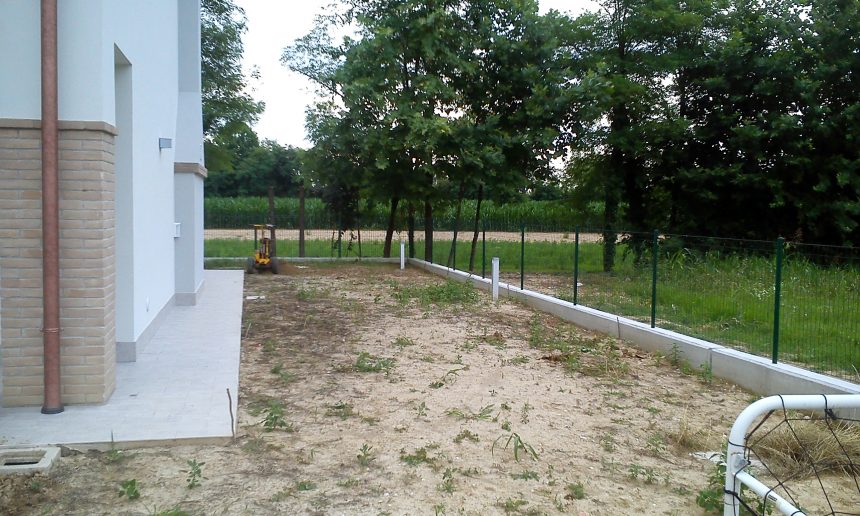 realizzazione giardino a preganziol con prato a rotoli e impianto di irrigazione automatico