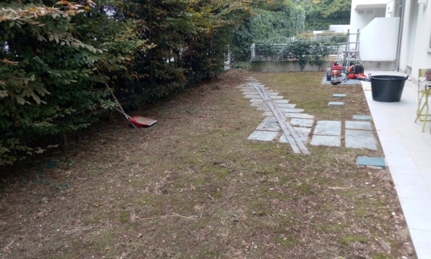 immagine giardino montebelluna con impianto di irrigazione bordure e prato a rotoli